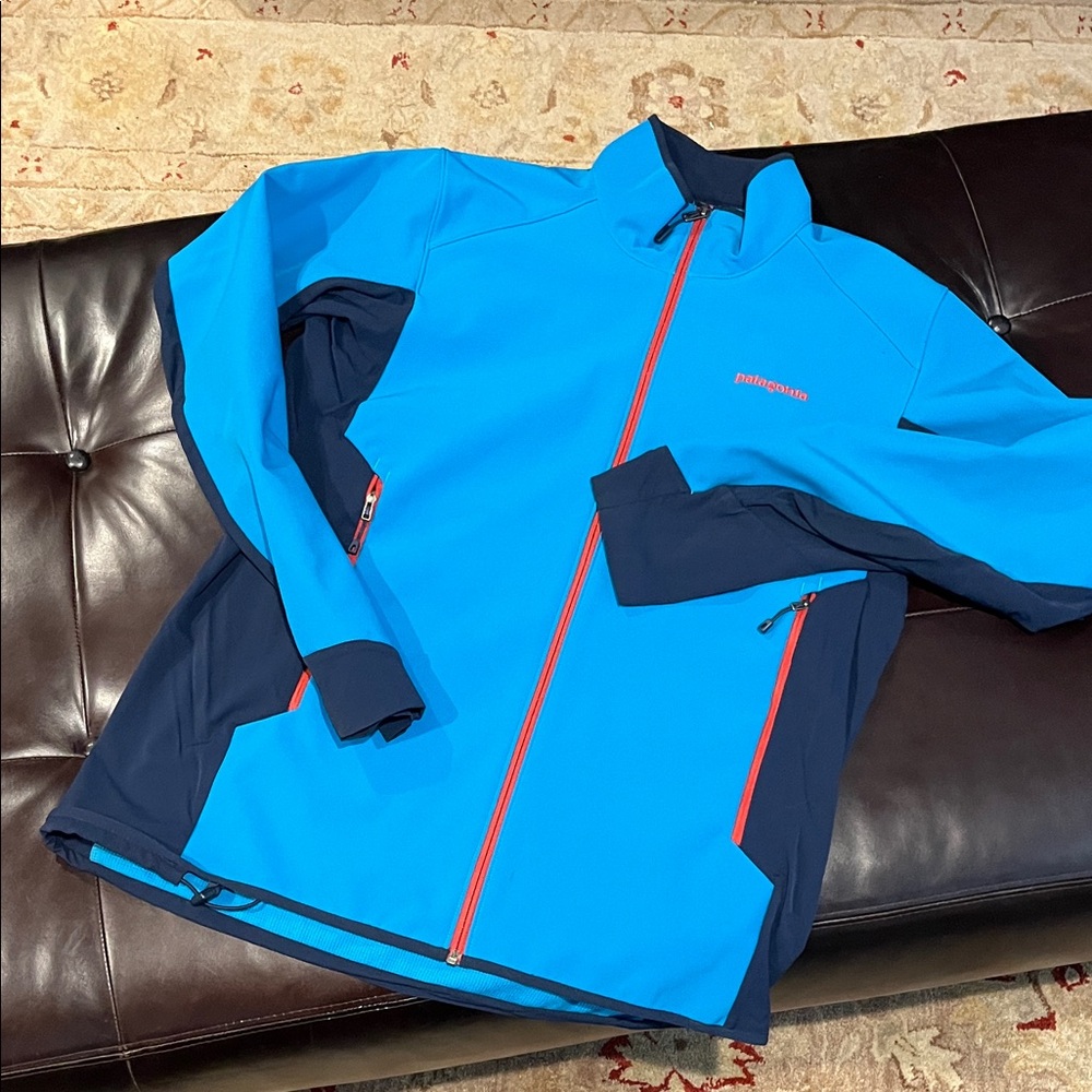 Mens Patagonia mid-weight softshell jacket w Polartec Windbloc technology Large
